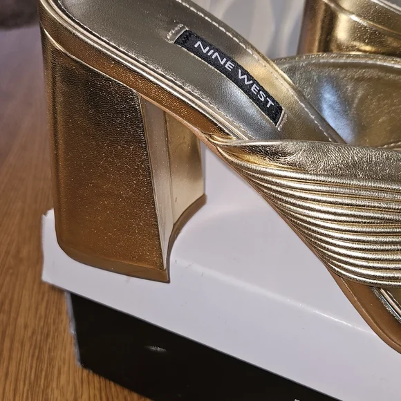 Nine West Gold Knotted Slingback Platform Heels - Picture 4 of 4